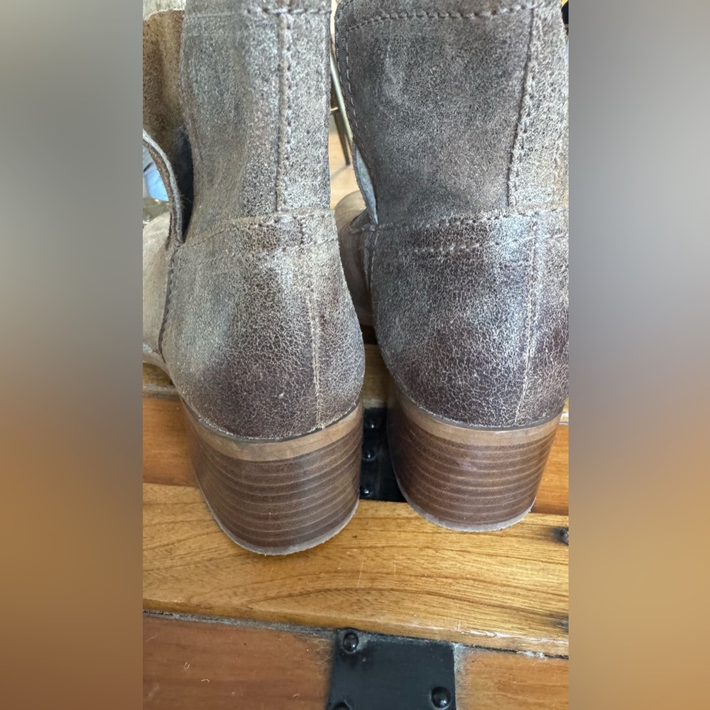 Diba True Women's Distressed Brown Ankle Booties - Picture 4 of 12